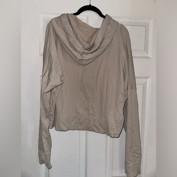 Gymshark Cropped Hoodie - Picture 2 of 4